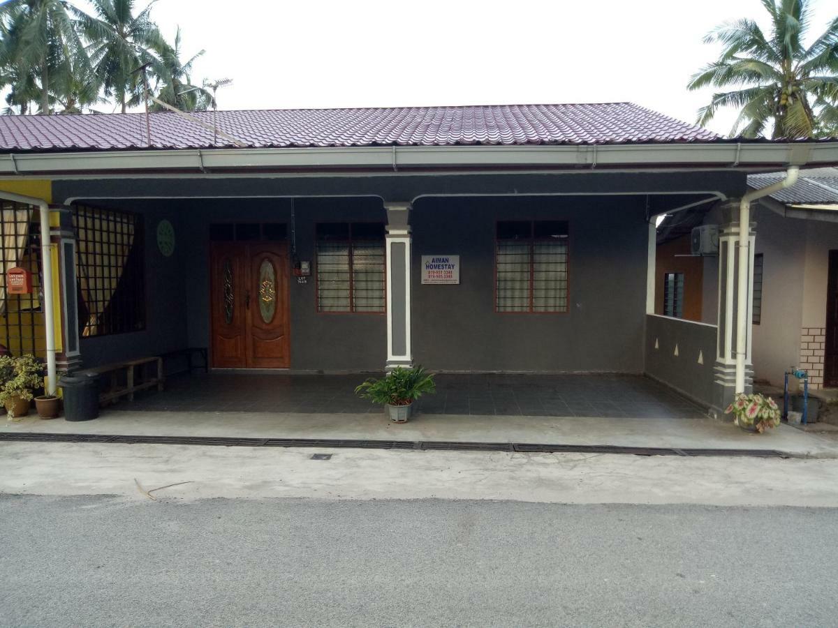 Aiman Homestay Marang Esterno foto